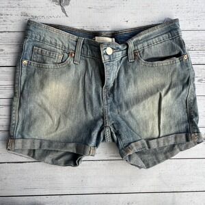 Levis Womens Light Wash Denim Cuffed Jean Shorts Size 9 W29